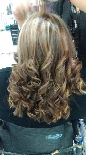 Peinado ondulado cabello corto