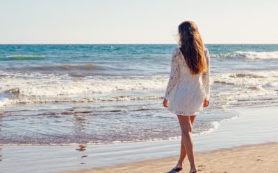 Trucos para proteger tu pelo del sol, la playa y la piscina de éste verano