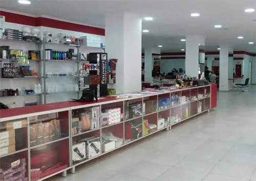 instalaciones-academia-de-peluqueria-y-estetica-reus